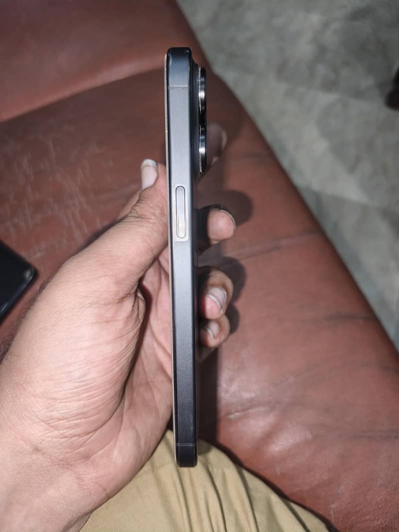 Apple iPhone 15 Pro Max 1