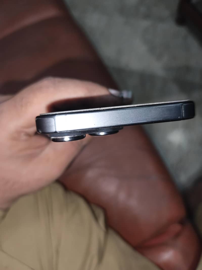 Apple iPhone 15 Pro Max 5