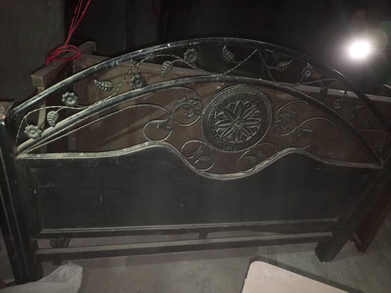 iron bed 1