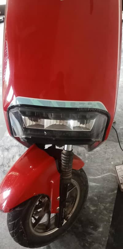 Scooty for sale just like the new only 16mah used with csre