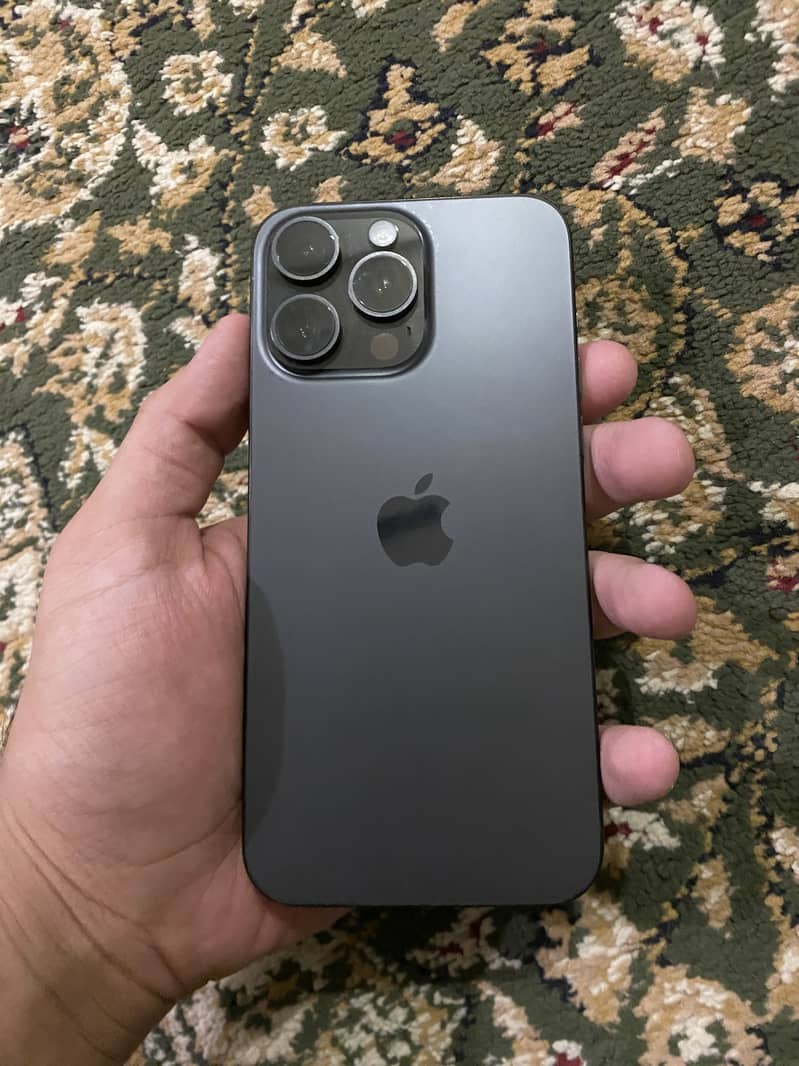 Apple iPhone 15 Pro Max 0