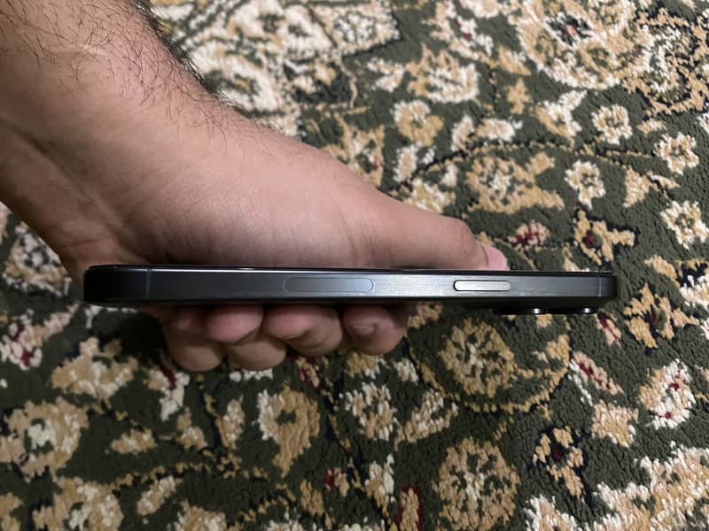 Apple iPhone 15 Pro Max 1