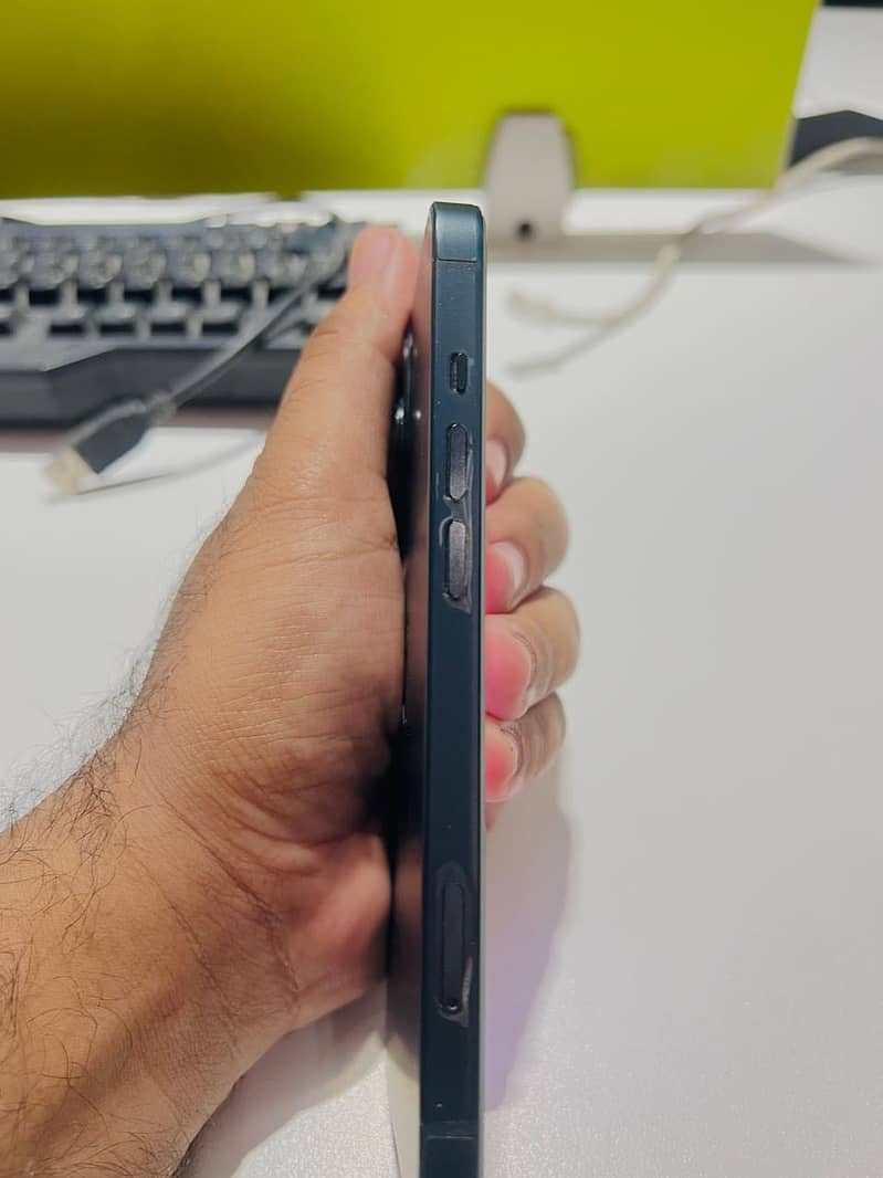 Apple iPhone 13 3