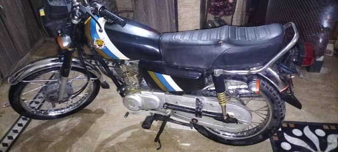 salam bhai ma apni 125 bike sell krna chahta hn