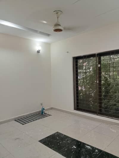 5 marla house for rent