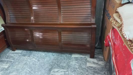 Complete Bed set with 2 side Tables,Dressing,Mattress,