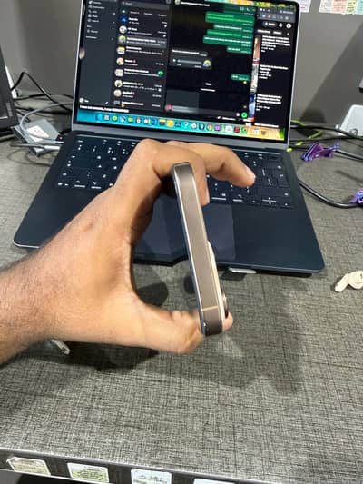 Apple iPhone 16 Pro Max jv