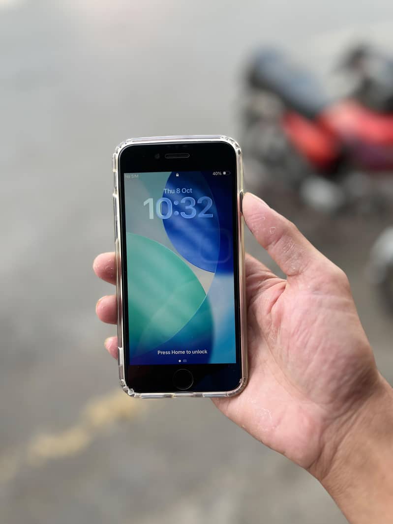 Apple iPhone SE 6