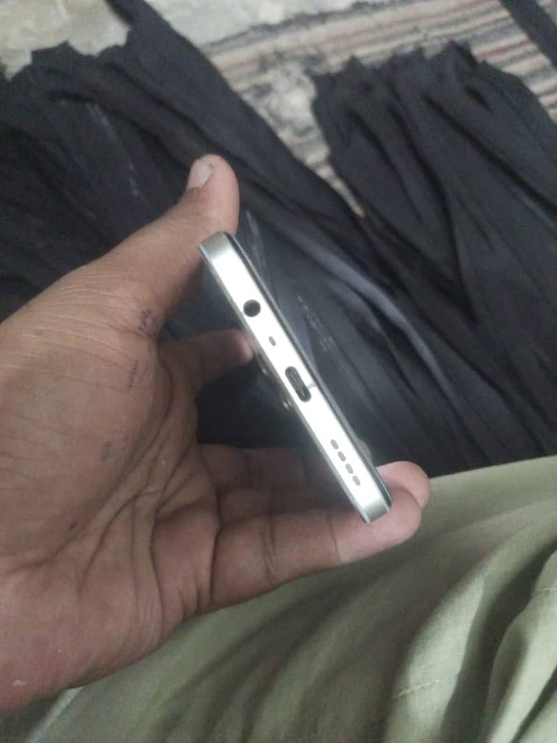 Realme C53 3