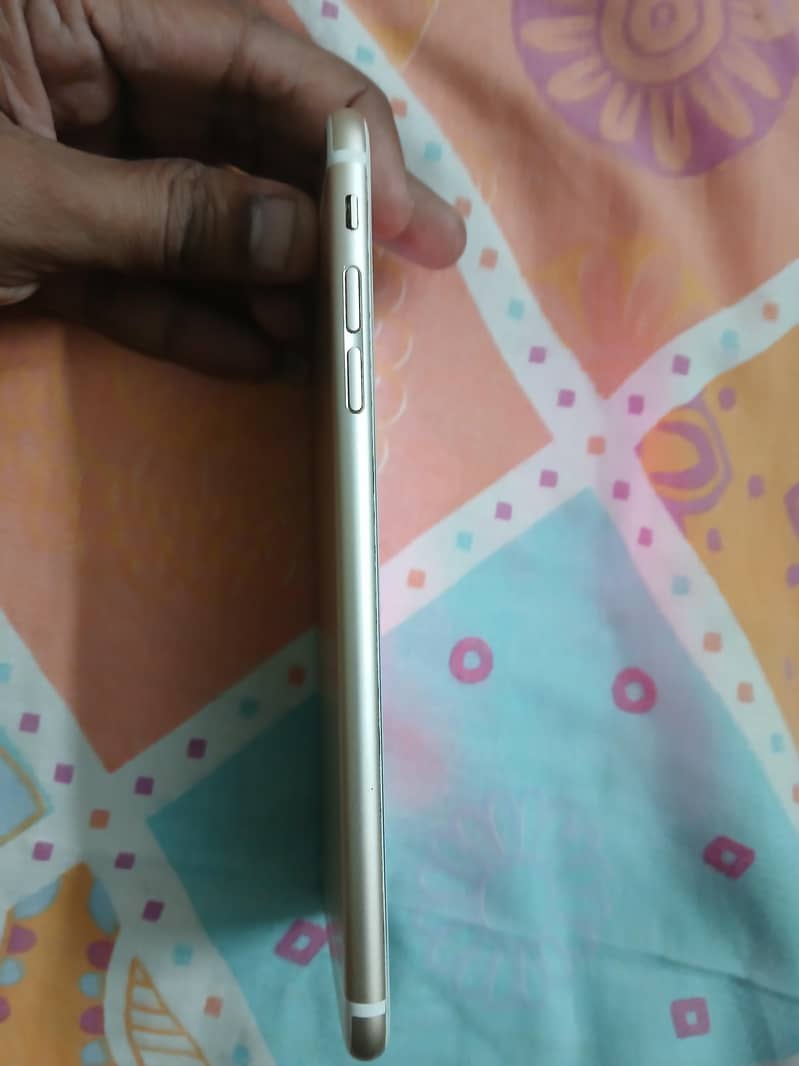 Apple iPhone 6 Plus 3