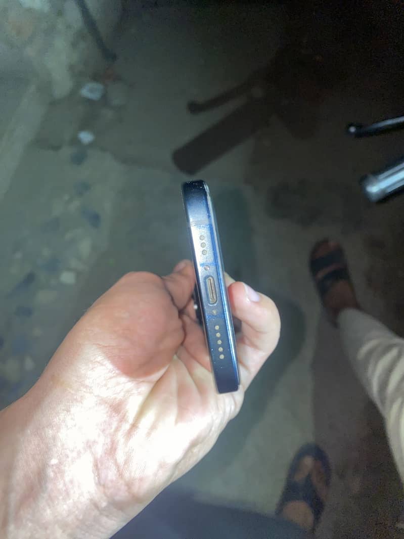 Apple iPhone 15 3