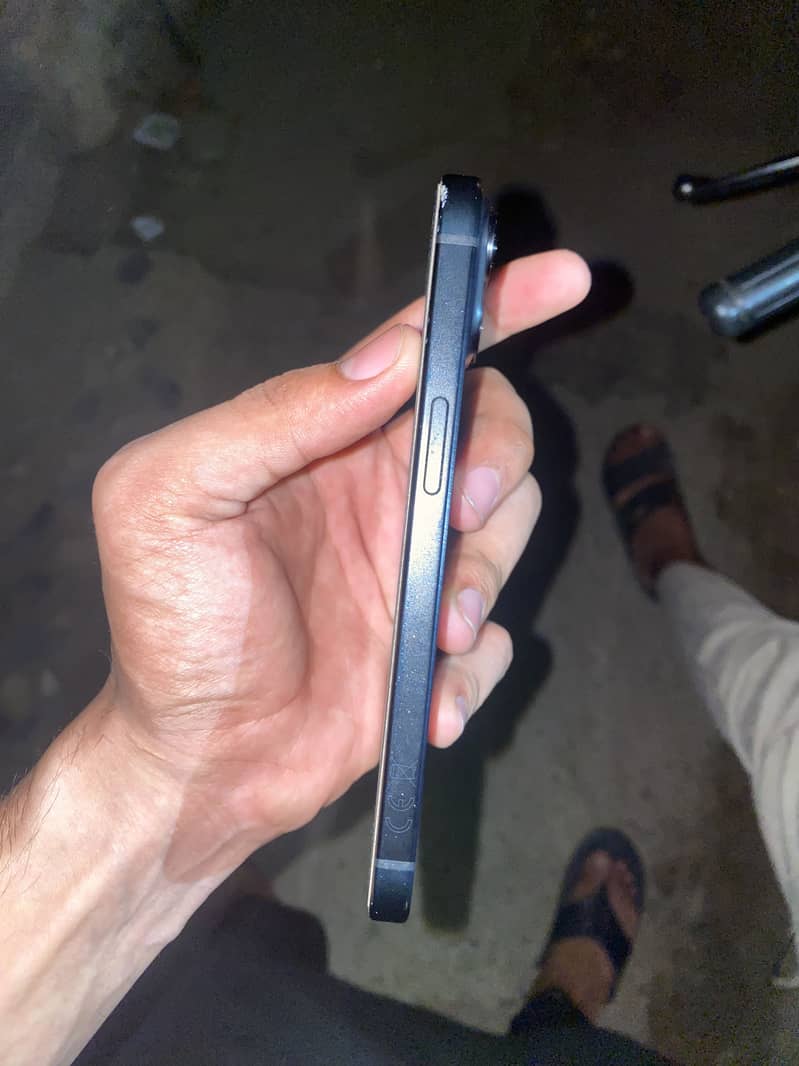 Apple iPhone 15 5