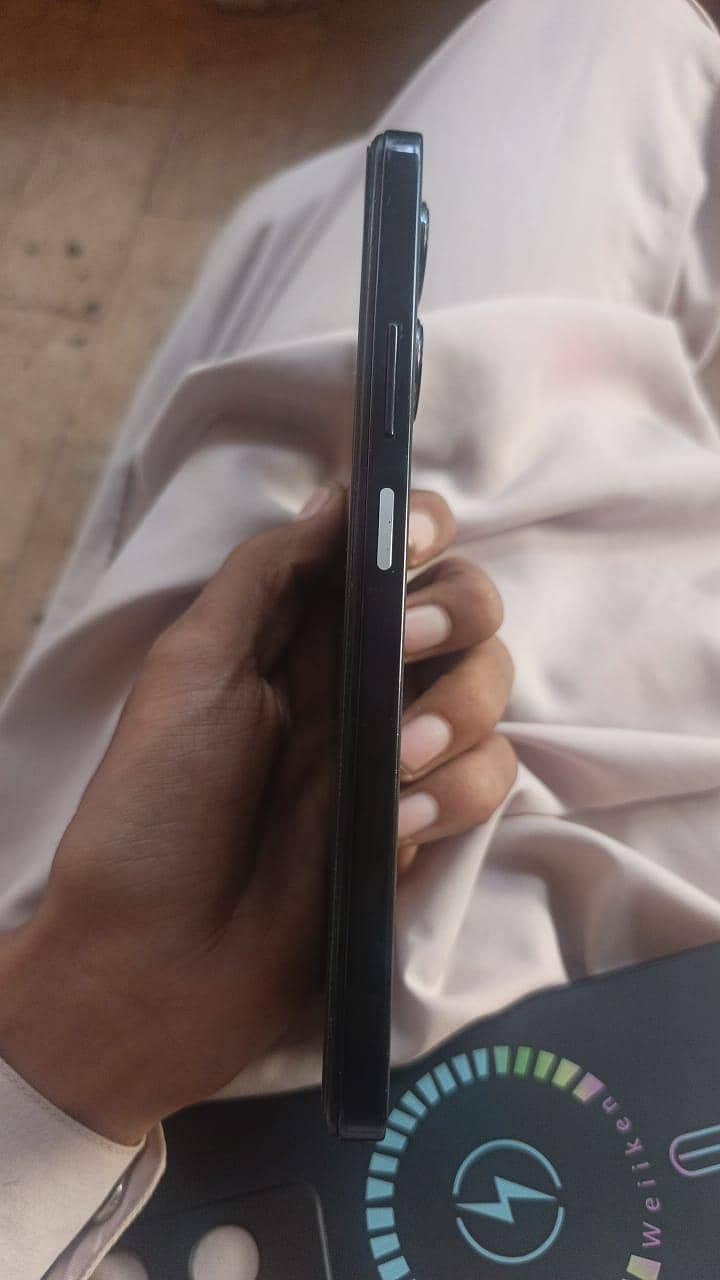 Infinix Note 30 7