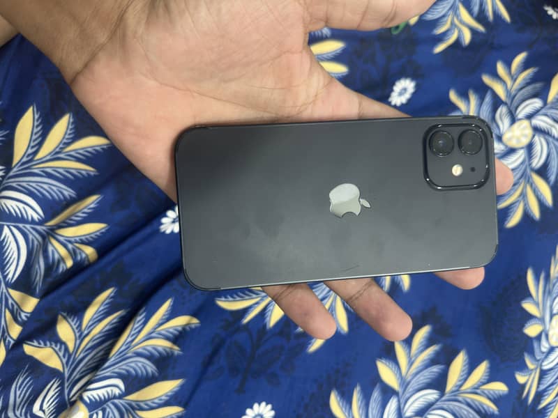 Apple iPhone 12 1
