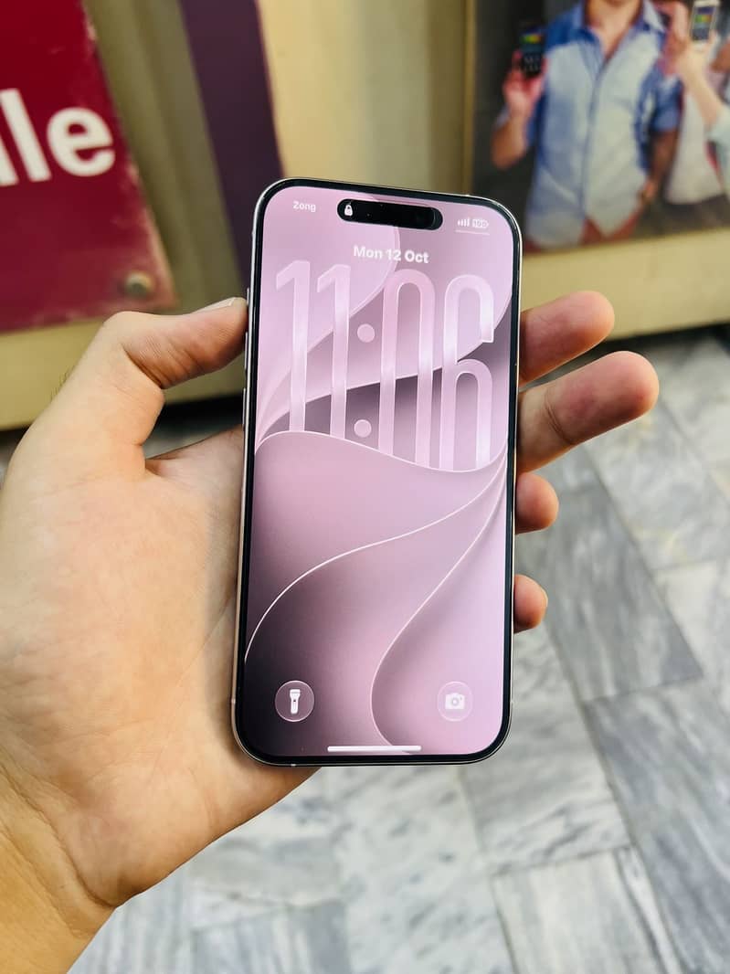 Apple iPhone 15 Pro 2
