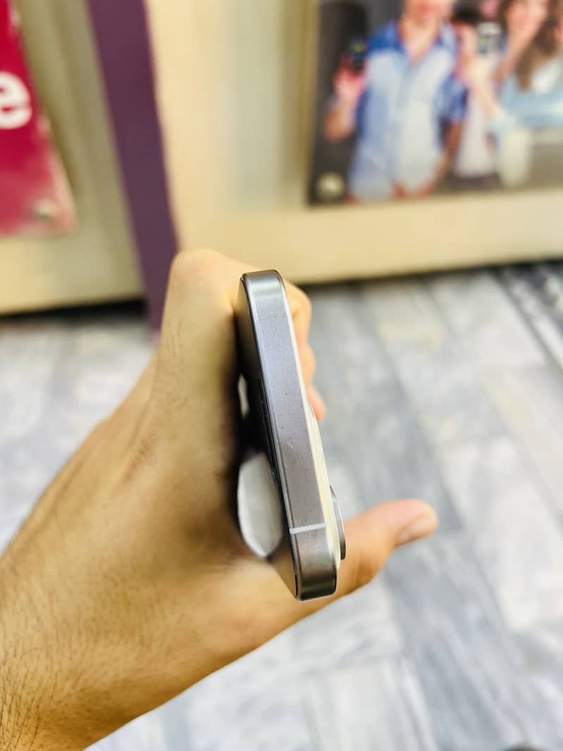 Apple iPhone 15 Pro 5