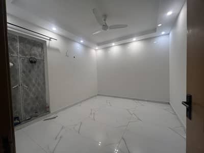 NEWLY 10MARLA HOUSE FOR RENT WITH 14KVA SOLAR SYSTEM DHA PHASE 2