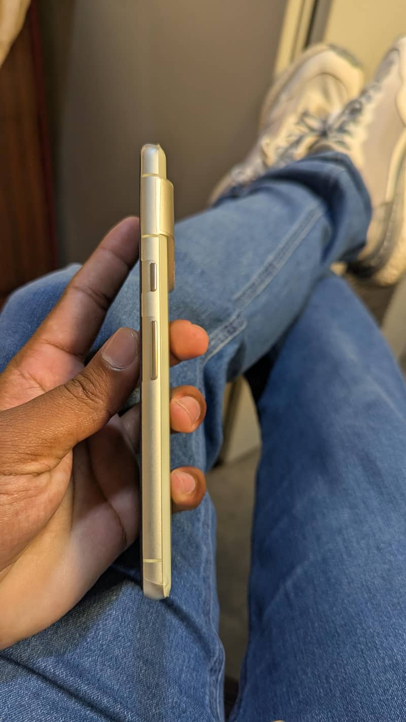 Google Pixel 7 4