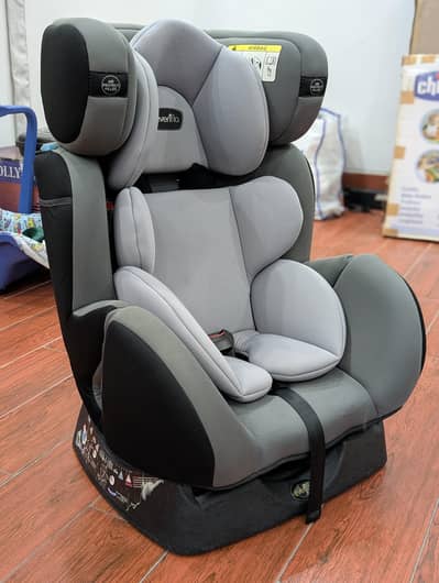 Evenflo Premium Baby Car Seat - Excellent Condition