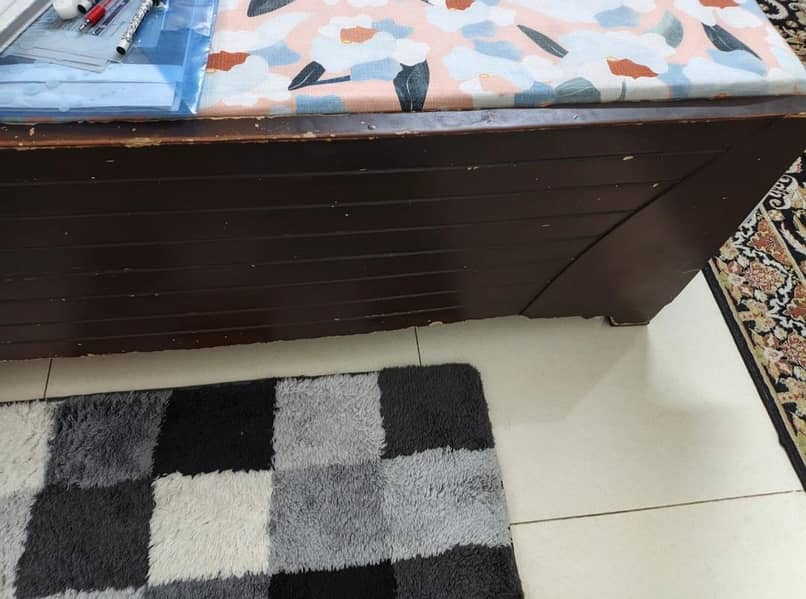 BED without mattress 1