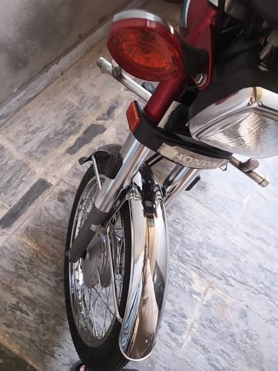 bike bilkul ok ha brand new ha  2 dono tyar new ha