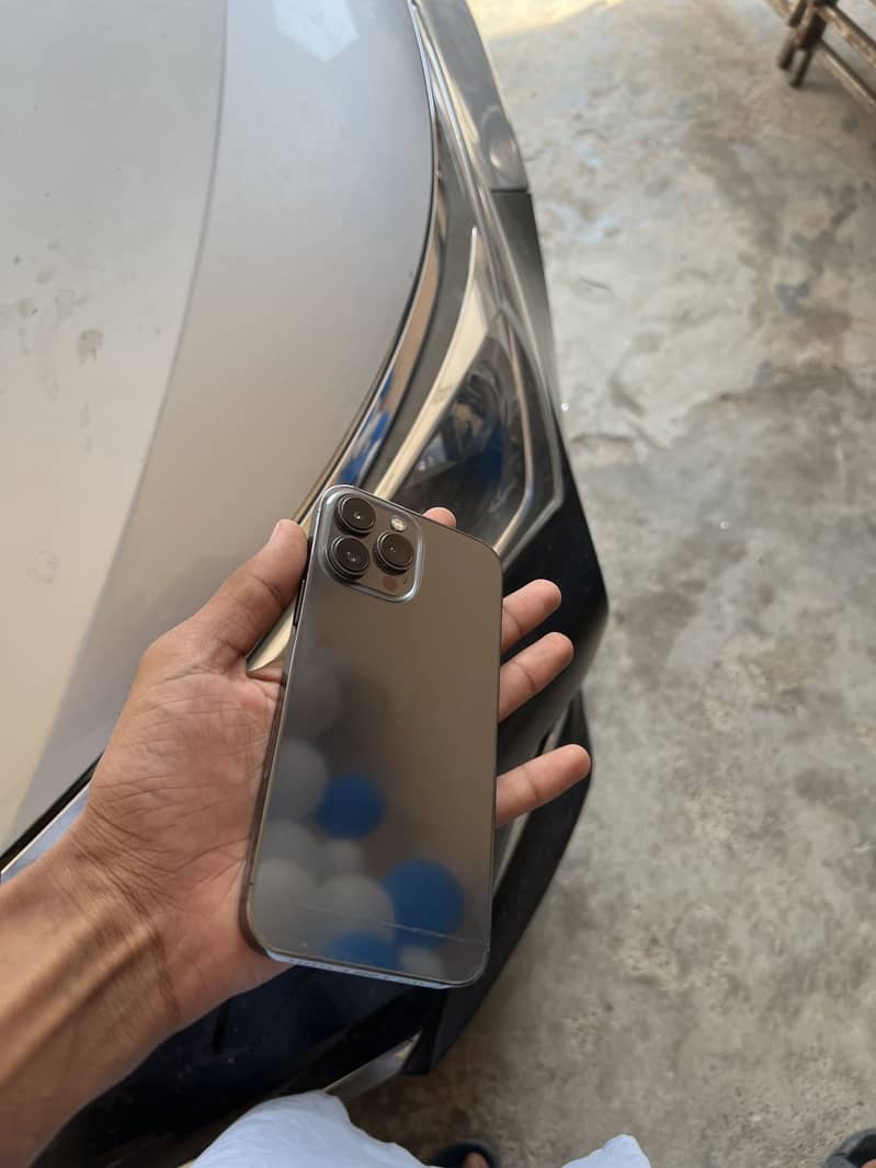 Apple iPhone 13 Pro Max 0