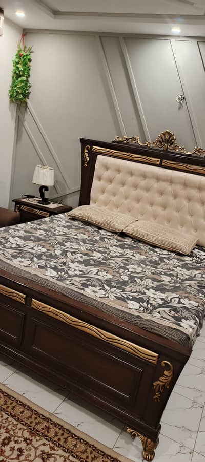 bed and dressing table