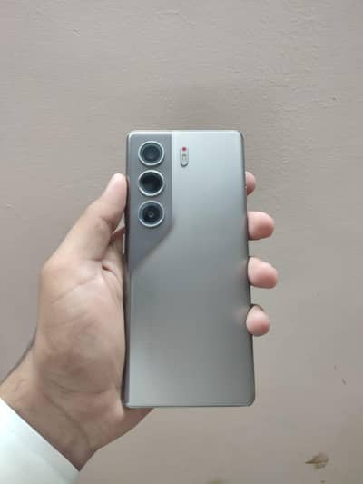Tecno common 40 pro 8/256