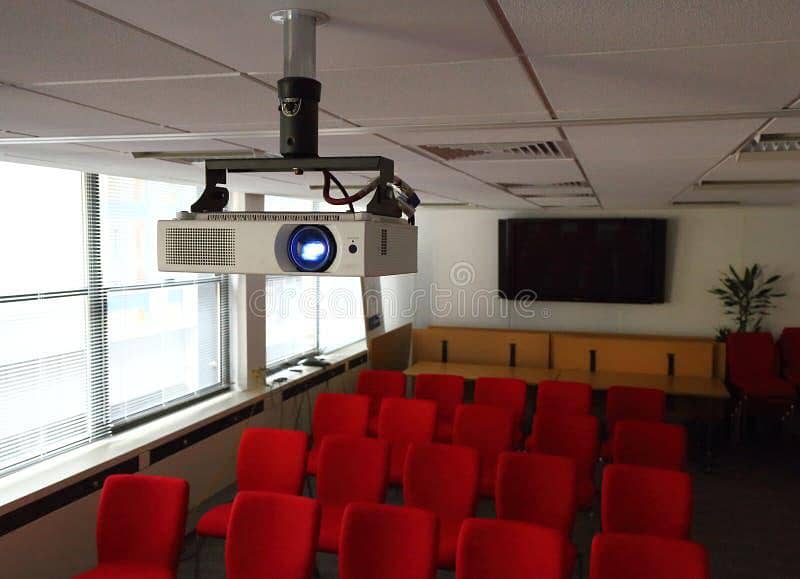 projector and screen 0