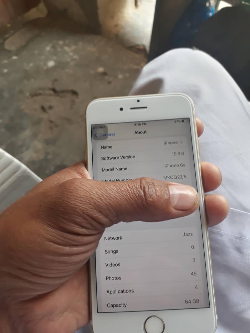 Apple iPhone 6S 4