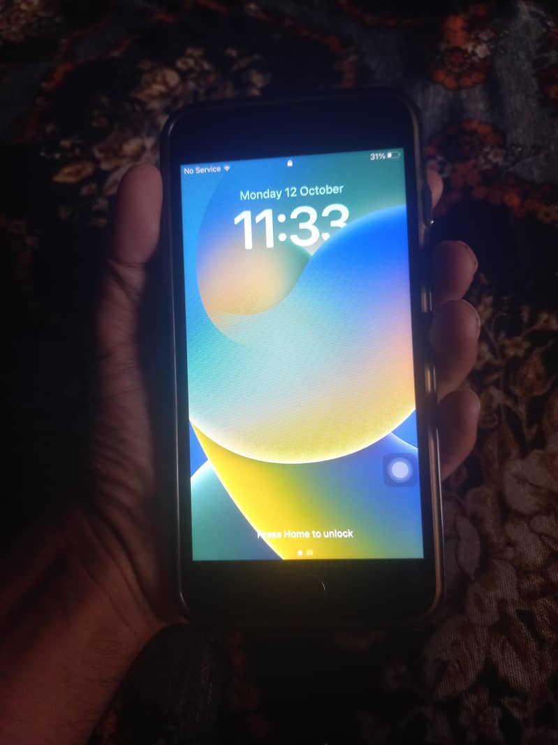 Apple iPhone 8 Plus 0