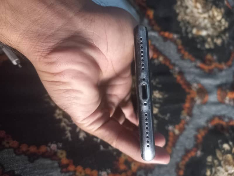 Apple iPhone 8 Plus 1