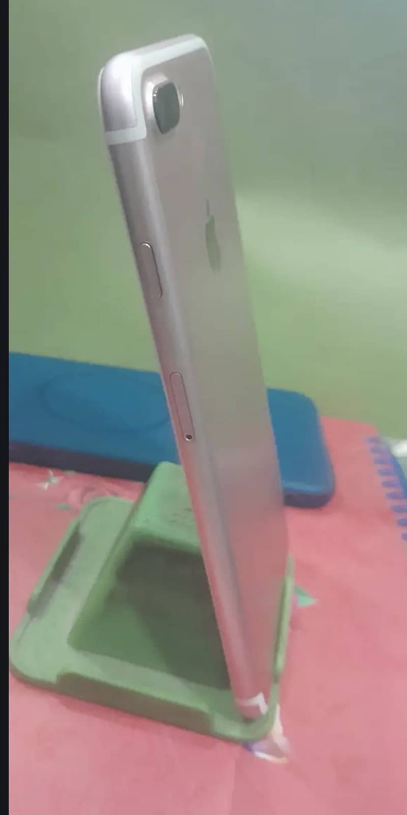 Apple iPhone 7 Plus 2