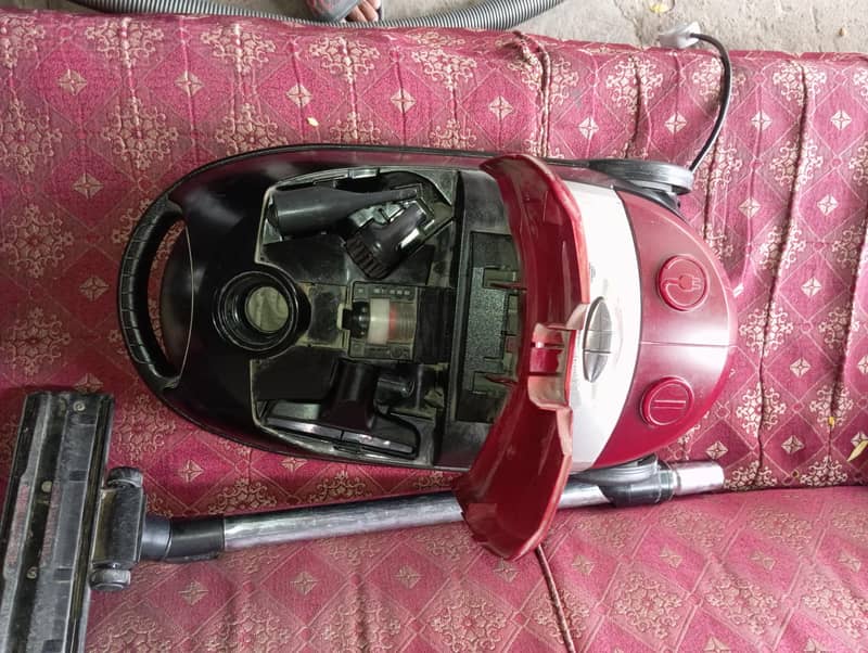 vacuum cleaner 4