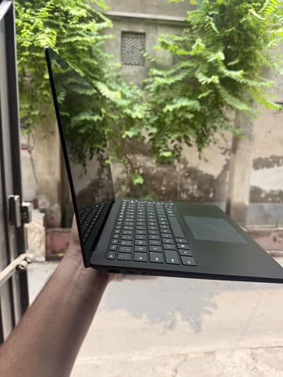 surface laptop 3 | i5-10th| 8gb 256ssd | 4k tuch 2. in. 1 display