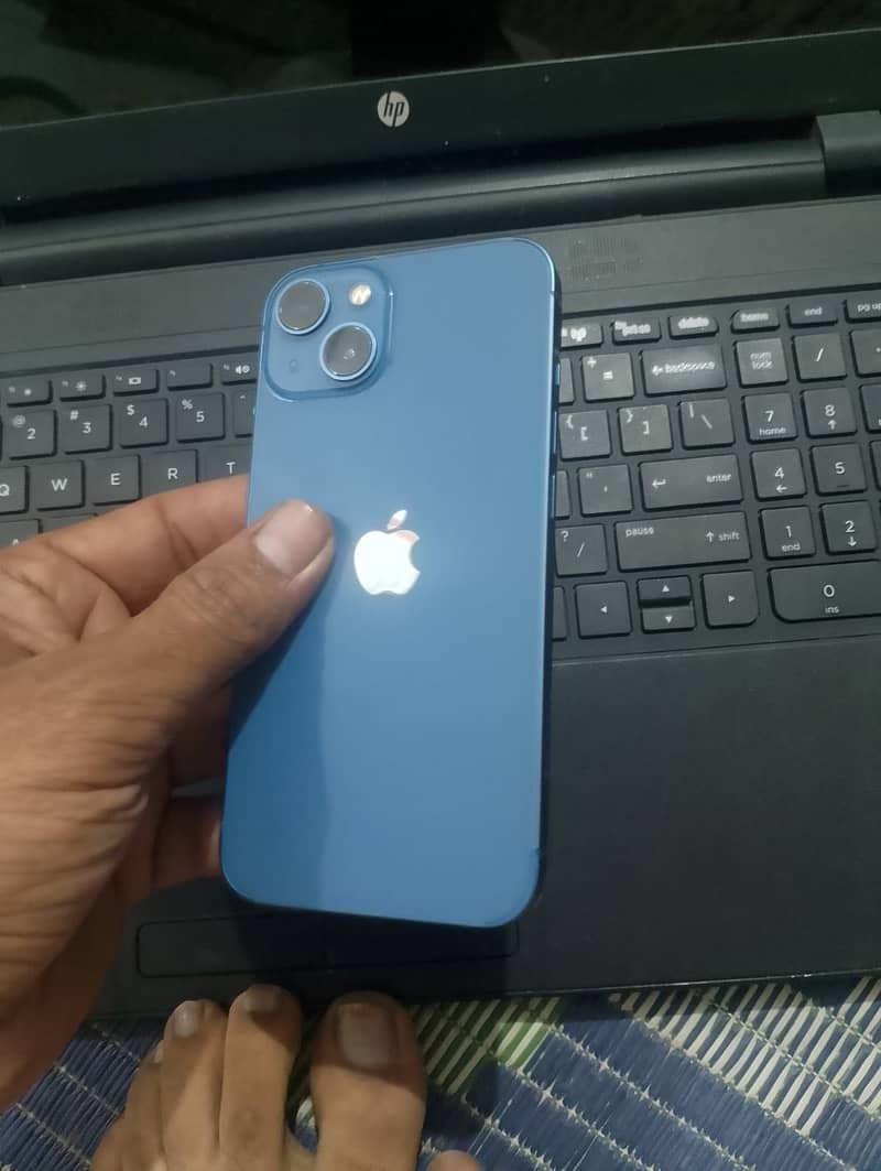 Apple iPhone 13 0
