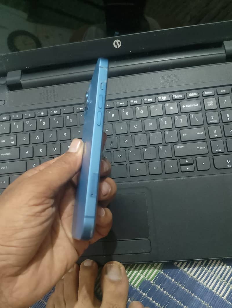 Apple iPhone 13 1
