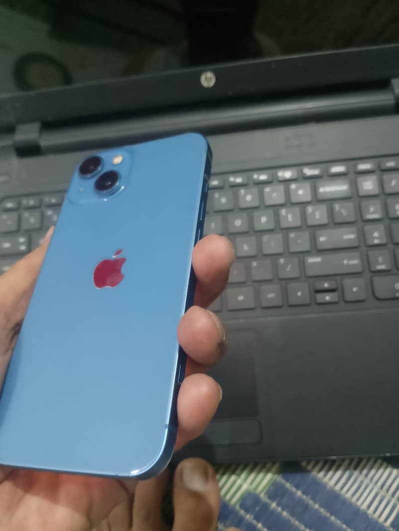 Apple iPhone 13 2