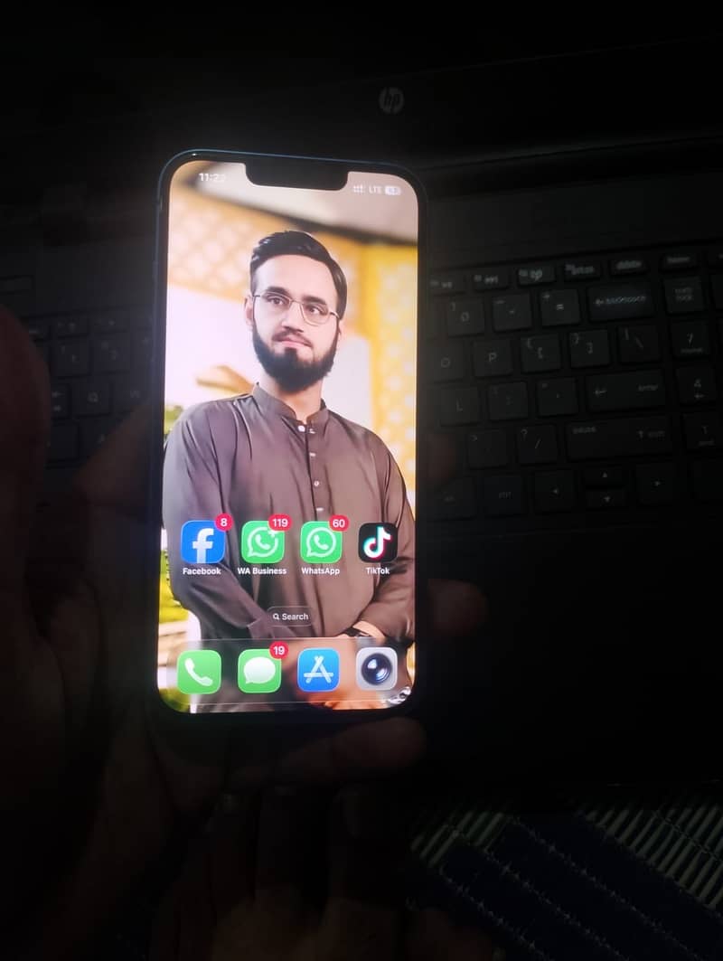 Apple iPhone 13 7