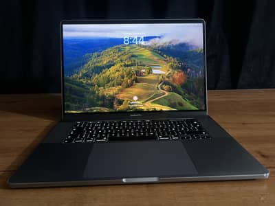 MacBook Pro 16" 2019 | i7 | 32GB | 1TB SSD | 8GB AMD GPU