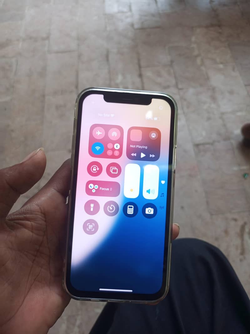 Apple iPhone 12 4