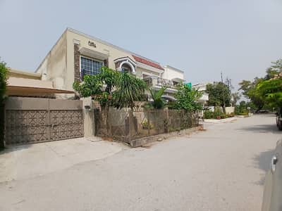 G8,Top Location 35*80,Brand New Double Story House Available