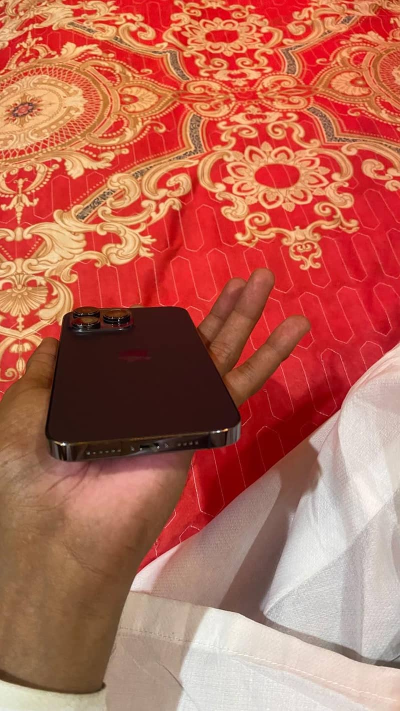 Apple iPhone 14 Pro Max 6