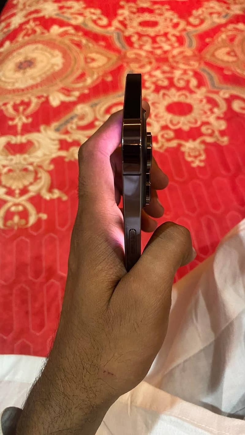 Apple iPhone 14 Pro Max 7