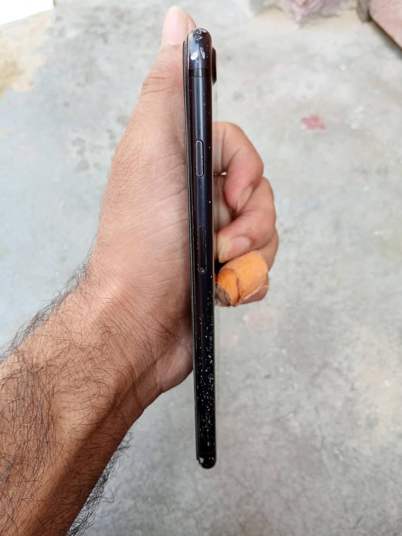 Apple iPhone 7 1