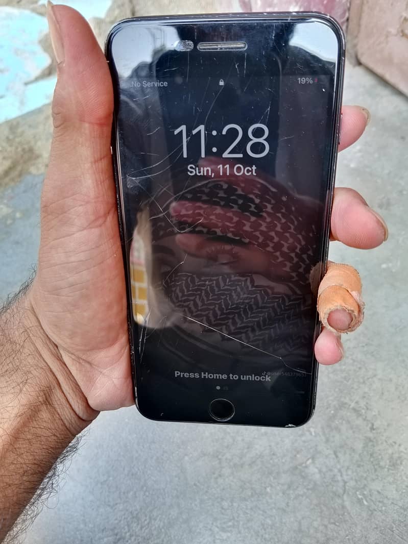 Apple iPhone 7 7