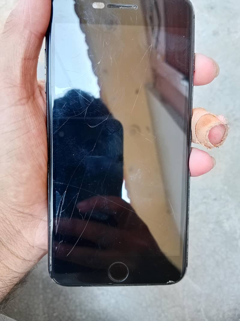 Apple iPhone 7 13