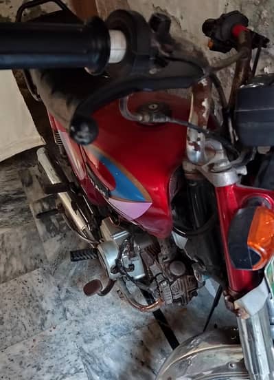 motorcycle. Contact on WhatsApp 03277907801