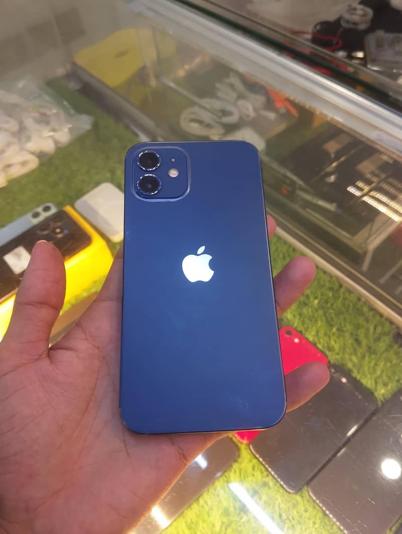 Apple iPhone 12 3