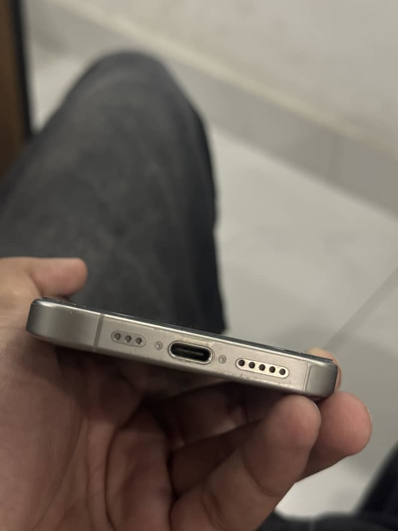 Apple iPhone 15 Pro 2